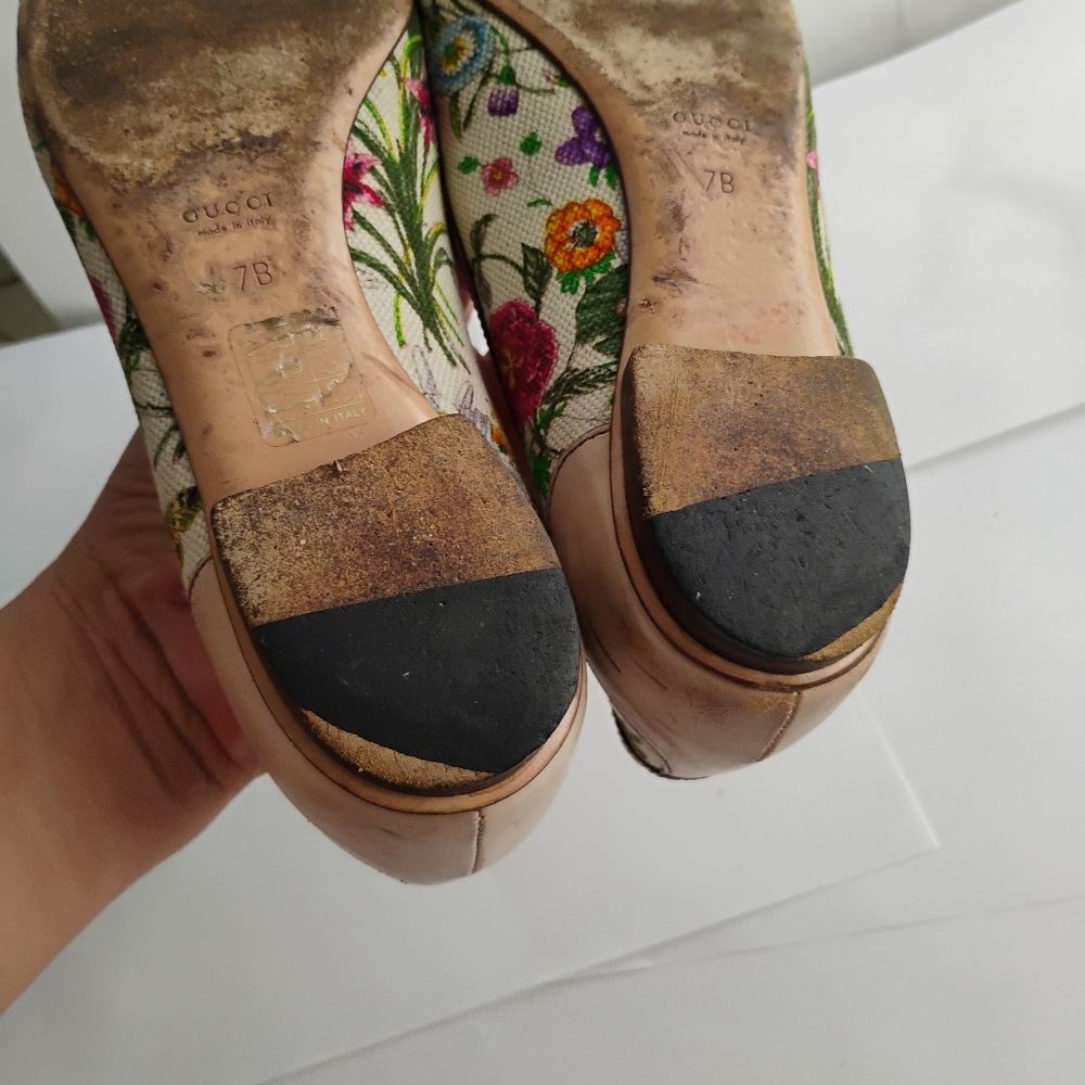 Gucci Floral Canvas Ballet Flats with Bamboo Horsebit - Cream, Red, Green, Brown - Picture 2 of 16